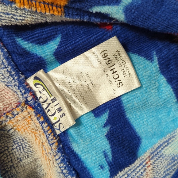 Size 5/6 Terry Cloth Boys Shark Robe - Picture 2 of 2